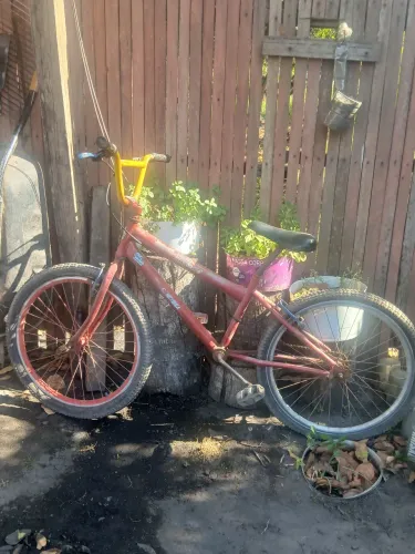 Vendo aro 24 em bons Estados, so fazer algums reparos e andar e so chr q negociaremos