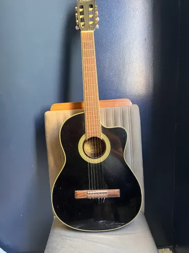 Violão em bom Estado