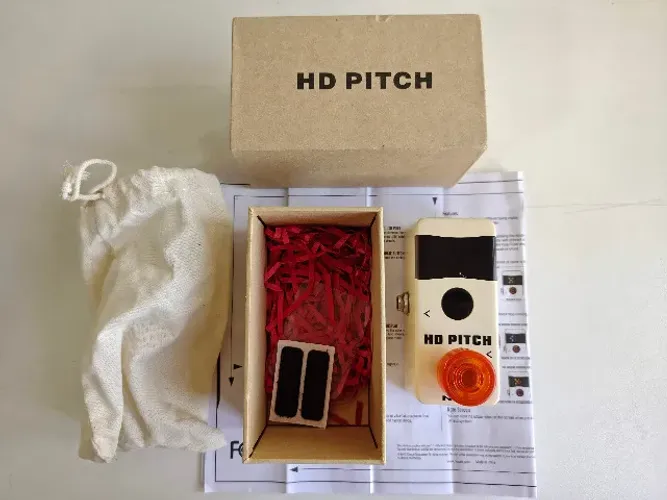 Pedal Afinador NUX HD Pitch Tuner na caixa