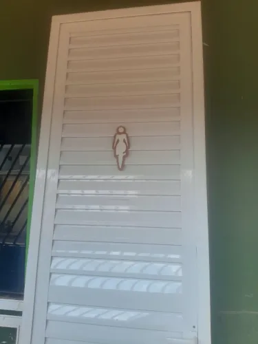 Porta de alumínio branco