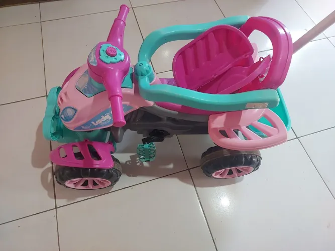 Quadriciclo infantil 