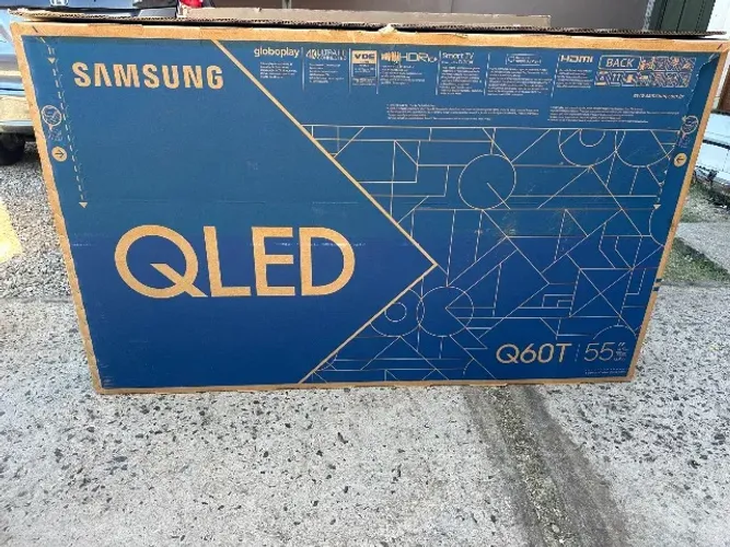 Tv smart Samsung 4K qled q60. Com tela danificada , não gera imagem