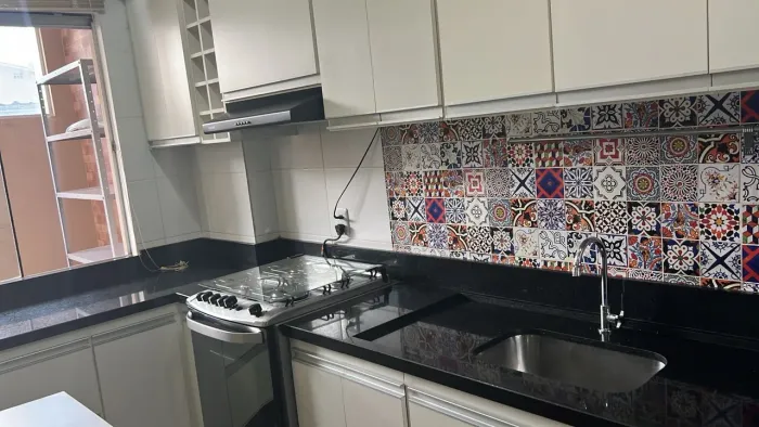 Alugo apartamento térreo mobiliado e ampliado total ville 1