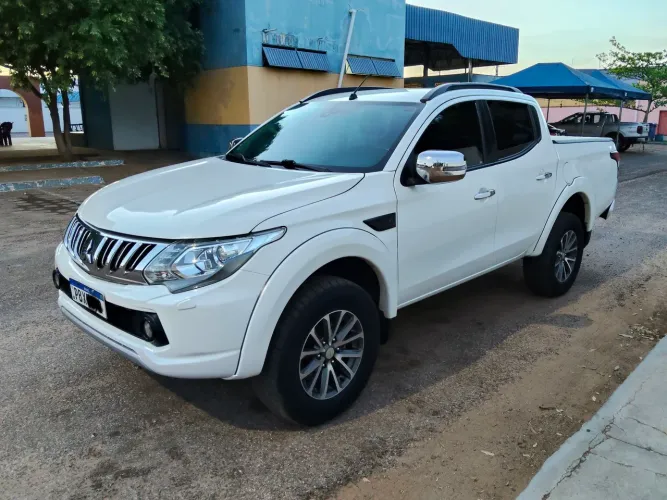Mitsubishi L200 Triton Sport HPE-S 2.4 CD Dies. AUT 2020