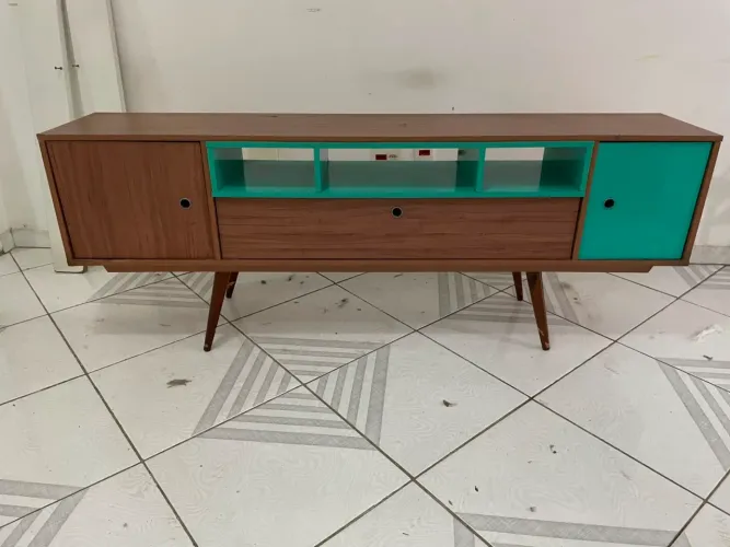 Rack retrô com pés palito 1,80compx35Largx57Alt