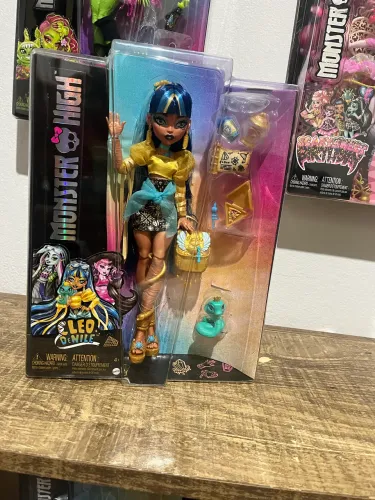 Boneca monster high cleo core refresh