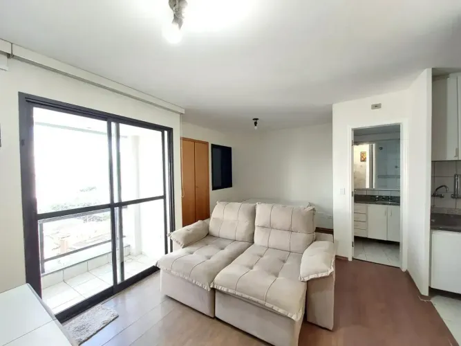 LOCAÇÃO DE APARTAMENTO COM UM DORMITÓRIO E UMA VAGA DE GARAGEM - EXCELENTE LOCALIZAÇÃO
