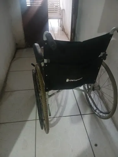 Cadeira de rodas a venda