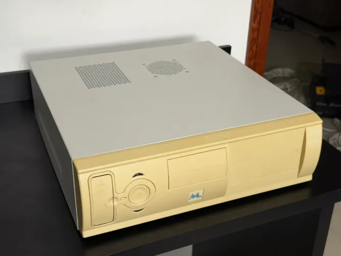 Computador antigo Intel Pentium III