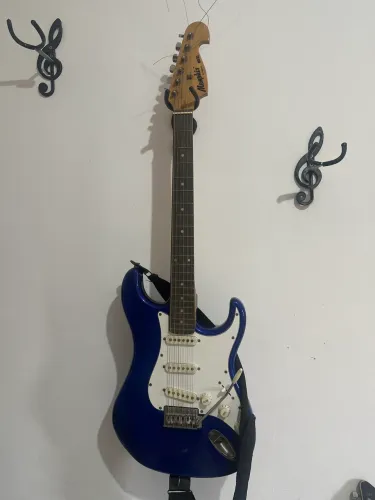 Guitarra Memphis Tagima MG32