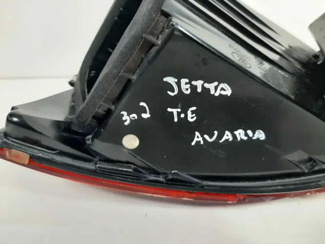 Lanterna Traseira Esquerda Jetta 2011 2012 A 2018 C/ Avaria