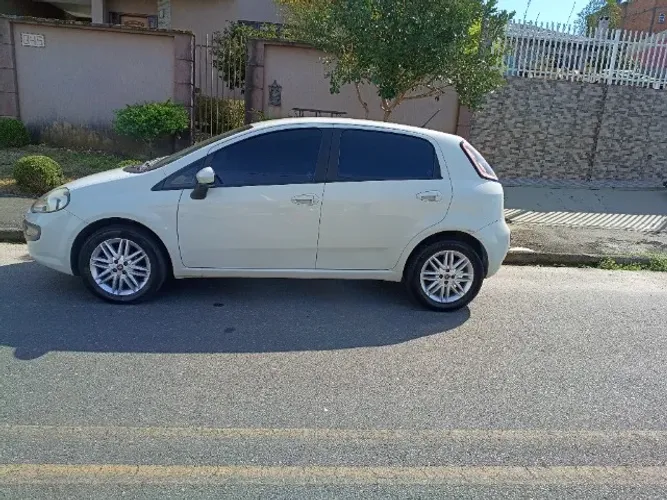 Fiat Punto Essence 1.6 Flex 16V 5P 2013