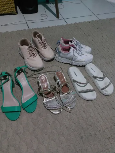 Variados sapatos
