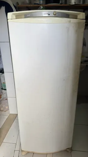 Vendo freezer vertical cônsul de 260l