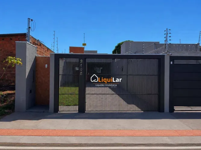 Casa Térrea com Suíte, Área Gourmet e Quintal