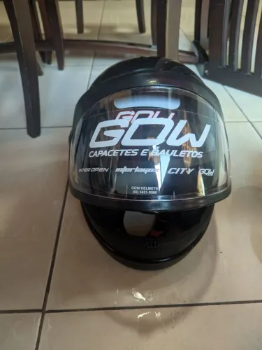 Capacete GOW