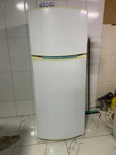 Vende-se geladeira 413 litros