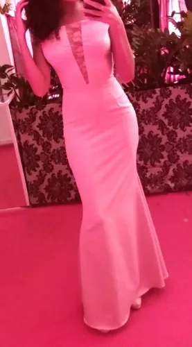 Vestido de Festa, cor: rosé, com detalhe de renda, tamanho 36