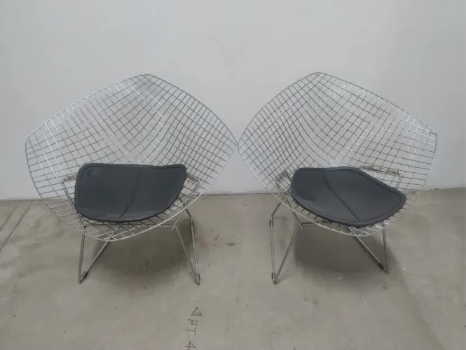 Par de poltrona design aramada 