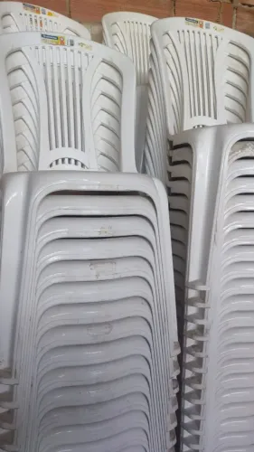 Mesa com 4 cadeiras Tramontina pouco uso $ 200,00 ( 10 kits )