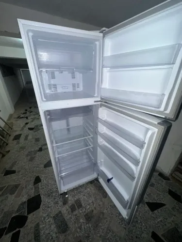 Vendo geladeira mais detalhes entrar em contato com o número *