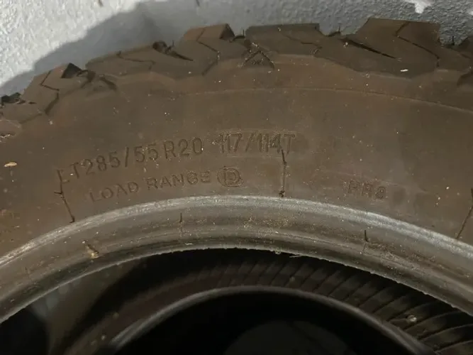 Pneu Bfgoodrich All-terrain Lt 285/55r20 117/114 T (Usado)