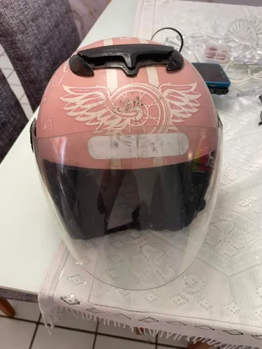 Capacete usado