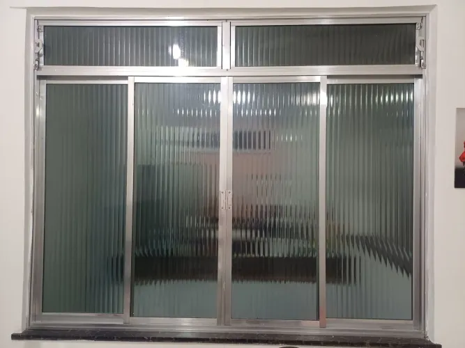 Janela 1,50x1,20 semi nova