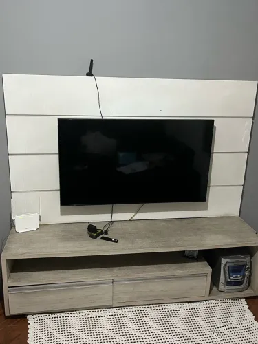 Rack mais painel amadeirado conjugado
