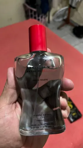 Vende-se perfumes masculinos