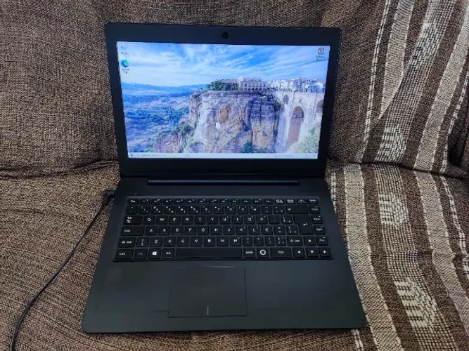 notebook Positivo, ótimo para estudar e trabalhar.