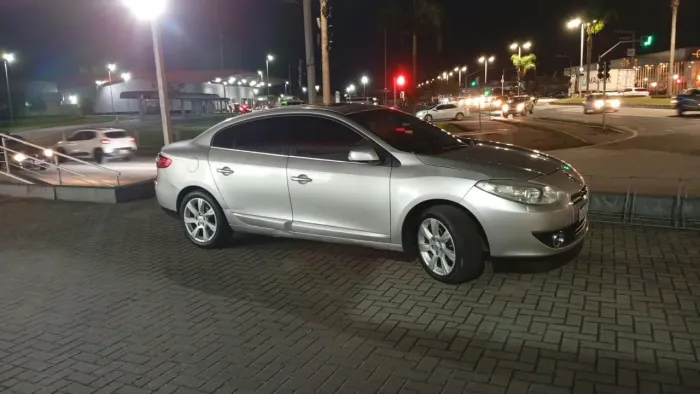 Renault Fluence Sedan Privilège 2.0 16V Flex AUT 2013