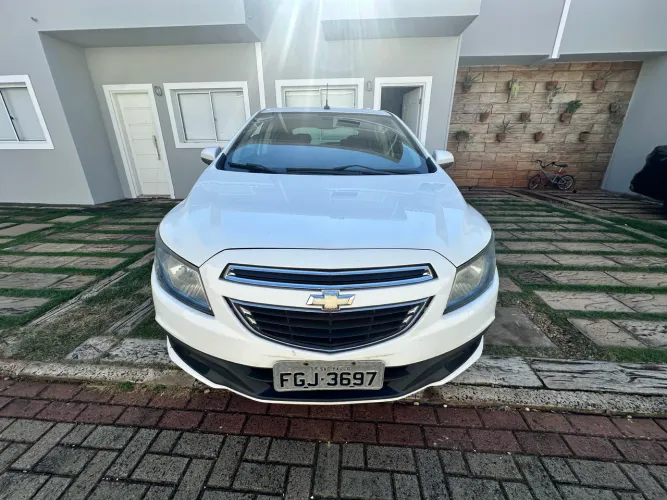 Chevrolet Onix Hatch LTZ 1.4 8V Flex Power Mec. 4P 2013