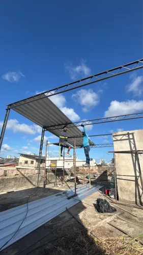 Manutenção e construção de telhados