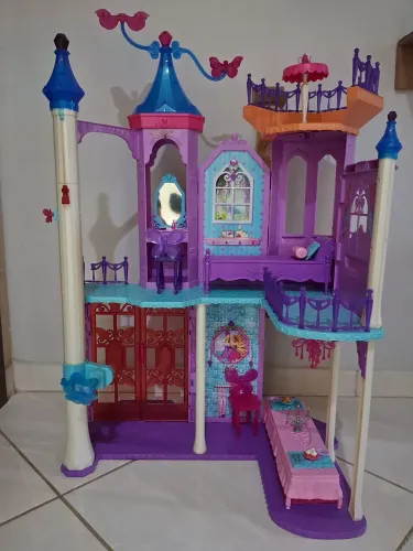 Castelo Barbie Butterfly e a Princesa Fairy