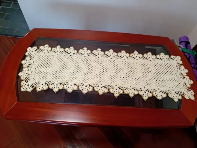 Caminho de mesa amarelo
