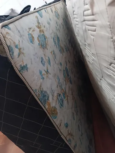 Vendo cama box + colchão usados