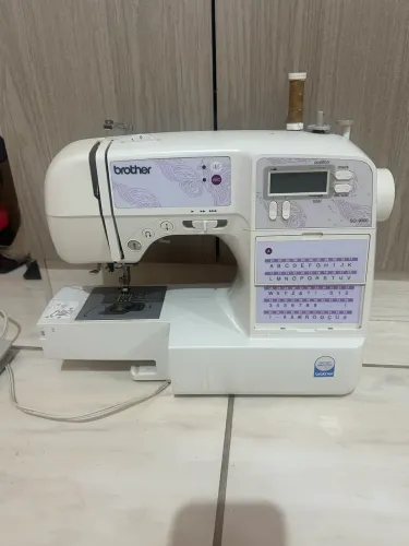 Máquina de costura 