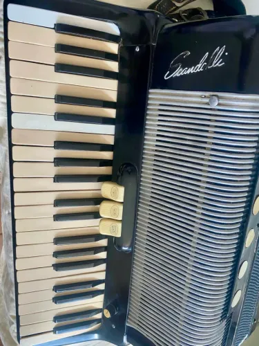 Acordeon Scandalli 120 baixo relíquia