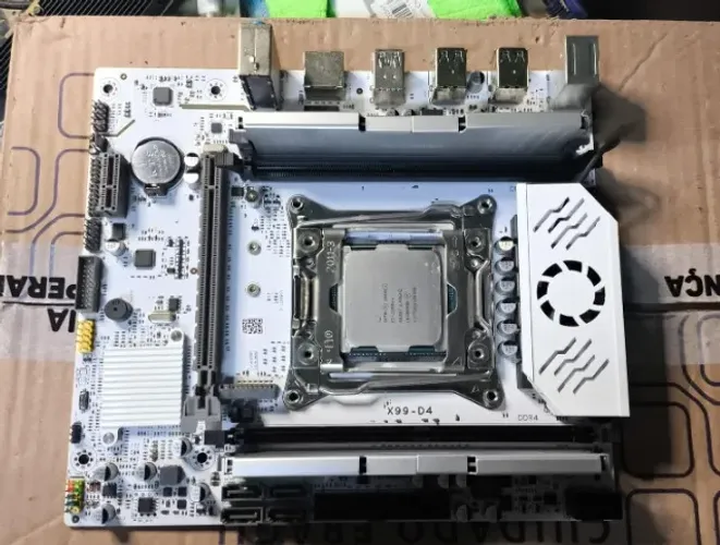 Kit Xeon X99 - Placa Mãe X99-D4, Processador Xeon 2680 v4, 16GB RAM