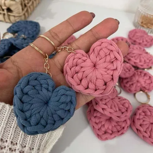 Chaveiro em fio de malha 