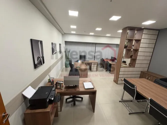 Sala comercial à venda no bairro Loteamento Residencial e Comercial Bosque Flamboyant - Ta