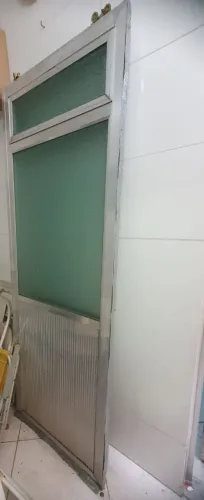 Porta alumínio