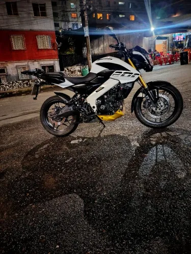 Bajaj dominar 200