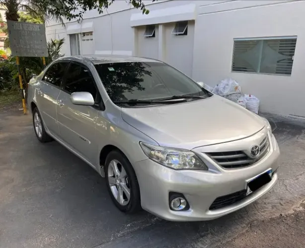 Toyota Corolla GLI 1.8 Flex 16V Aut. 2014