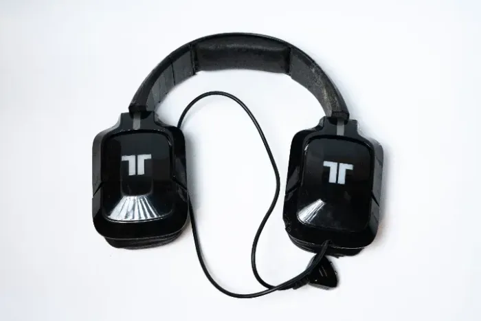Kitt Headset Tritton 720+ 7.1 (headset com defeito)