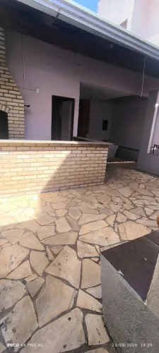Vendo imóvel próprio para alojamento