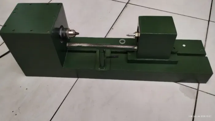 Mini torno para pequenos serviços em madeira