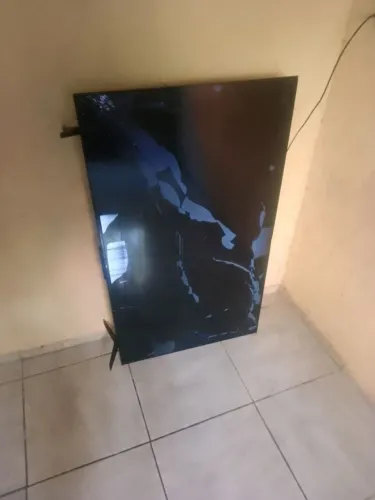 Televisão Tcl 55 polegadas para retirada de peças 
