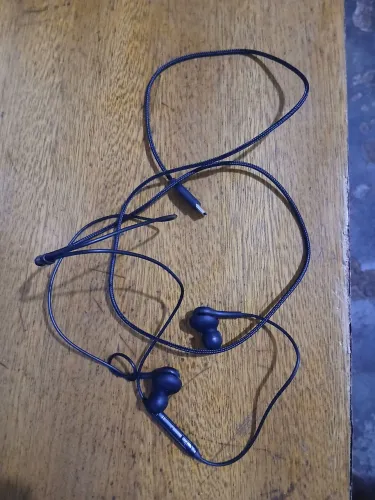Fone de ouvido tipo C novo